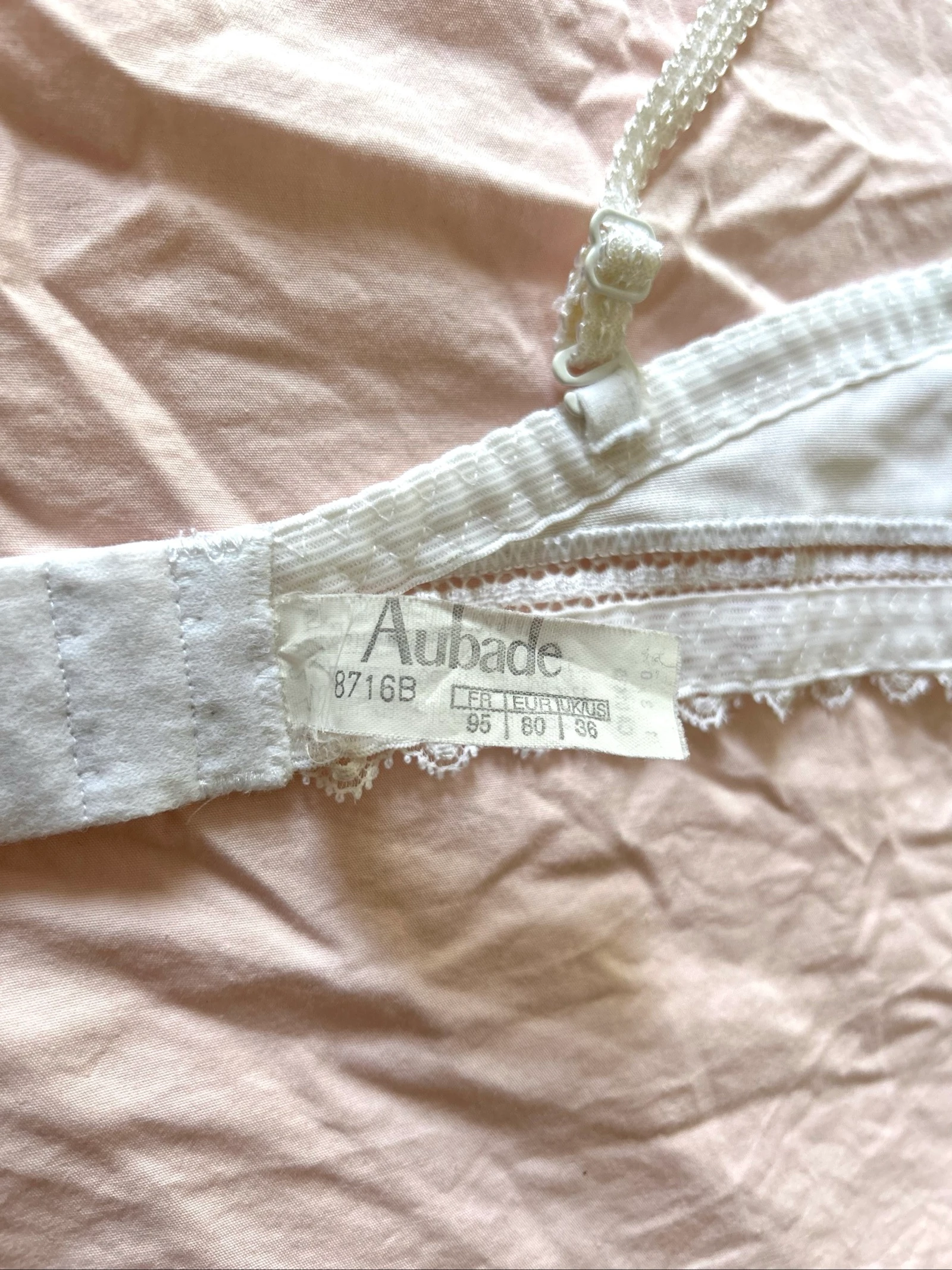 Sutiã de balcão cor creme em renda floral alças ajustáveis em poliamida e algodão 95 Aubade – photo 6